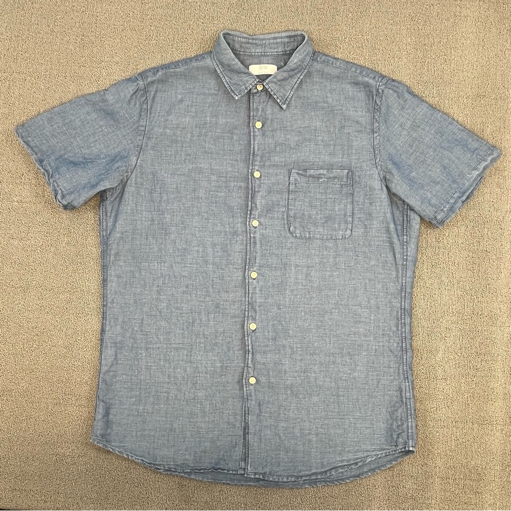 Uniqlo Shirt Large Blue Chambray Button Up Short Sleeve Linen Blend Preppy Men